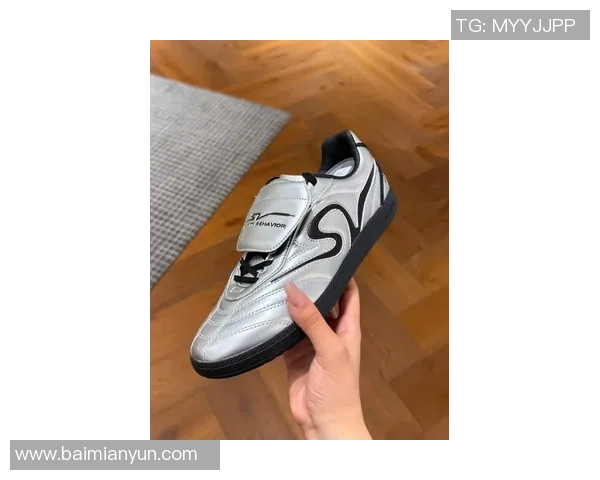 时尚与舒适兼具的足球鞋休闲款式推荐让你随时随地尽享运动魅力